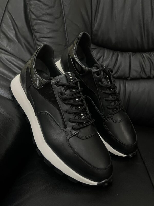 Tony Rafael, Sneakers 01